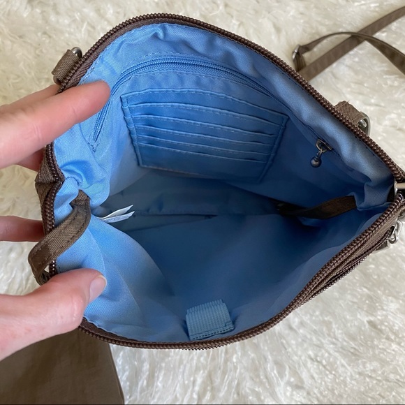 Baggallini Brown Crossbody Bag & Matching Wristlet - Picture 8 of 16